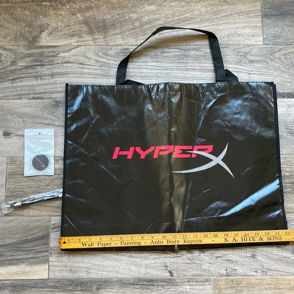 Hyper X Gaming Reusable Bag. Pen, Pop Socket - Picture 5 of 5